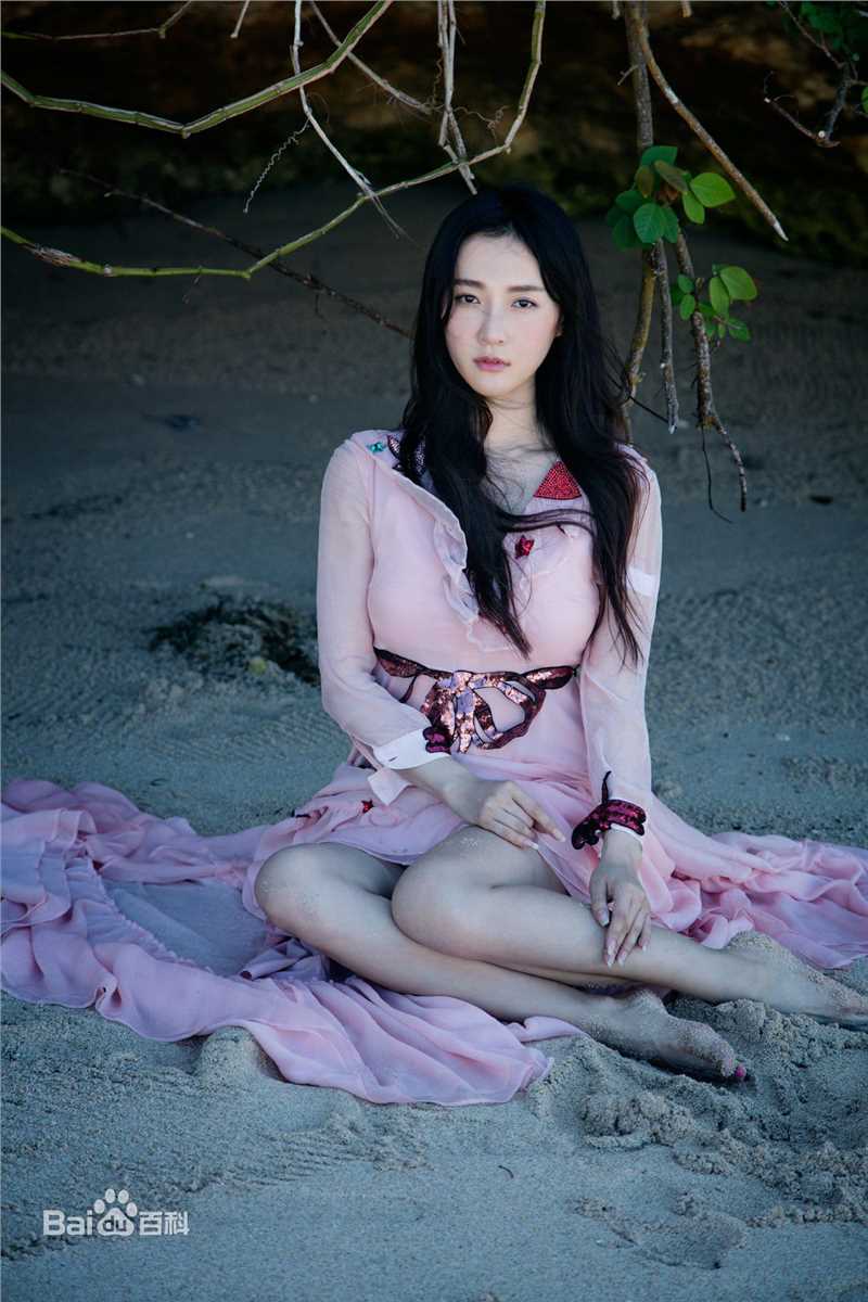 最新孙晶晶性感图片