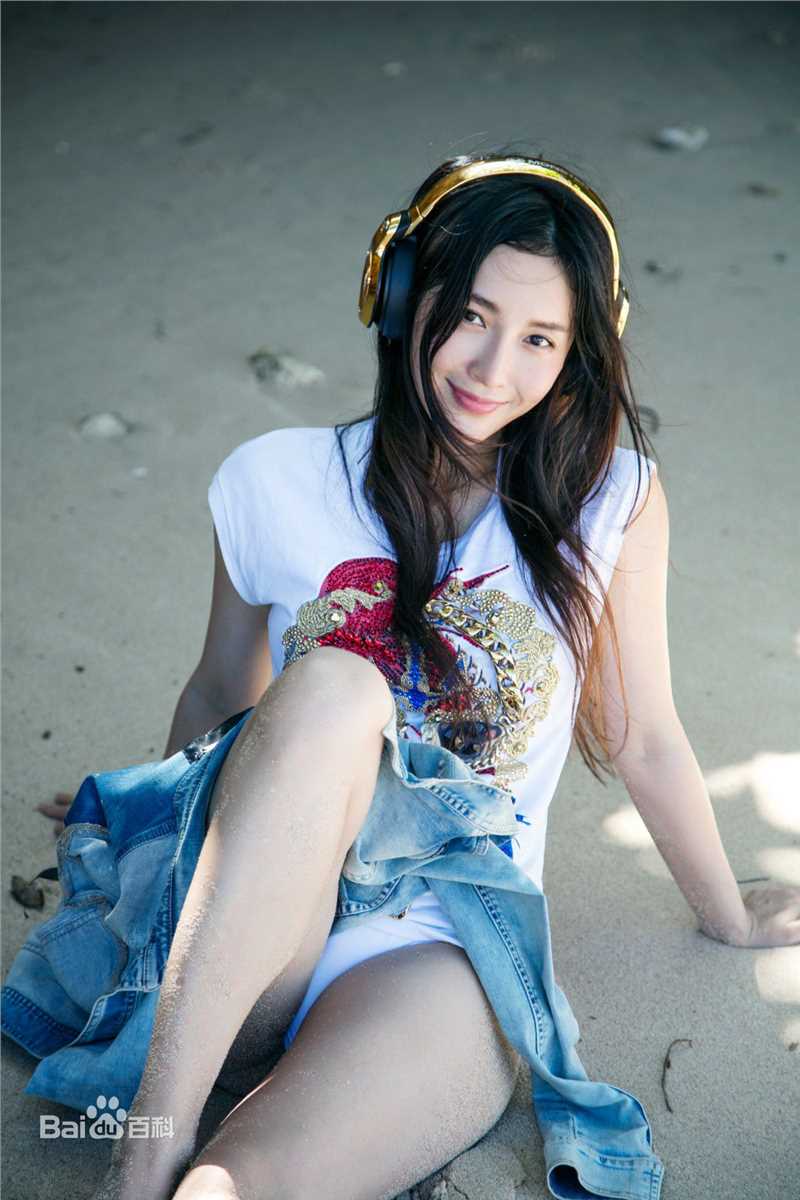 最新孙晶晶性感图片