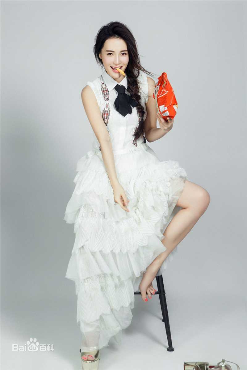 最新孙晶晶性感图片