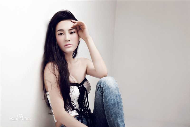 最新孙晶晶性感图片