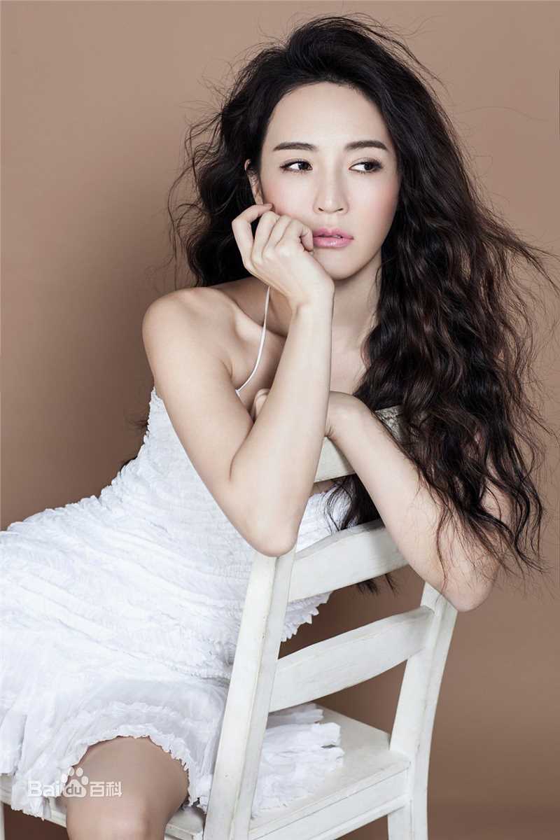 最新孙晶晶性感图片