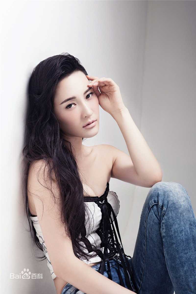 最新孙晶晶性感图片