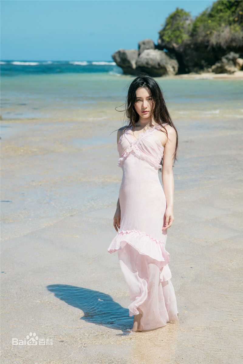 最新孙晶晶性感图片