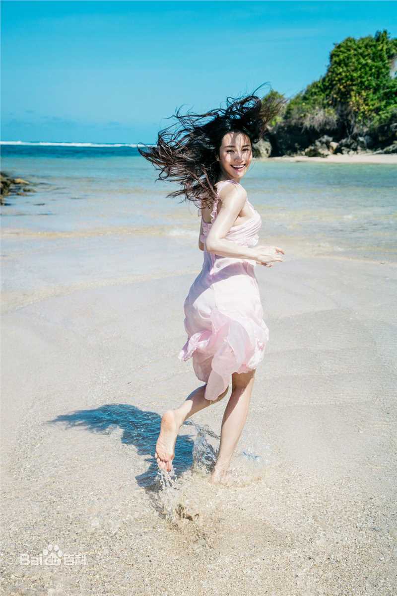 最新孙晶晶性感图片