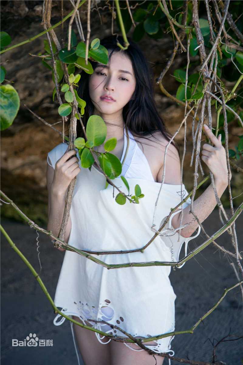 最新孙晶晶性感图片