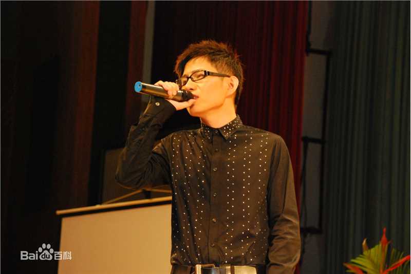 最全石头(Stone)在首张专辑《坚强的》发布会中的壁纸