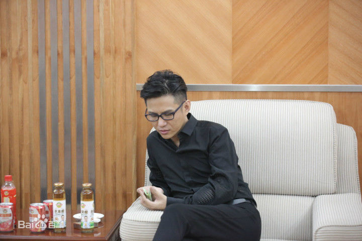 石头(Stone)歌手演出剧照