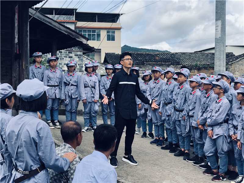 石头(Stone) 重走长征路 剧照