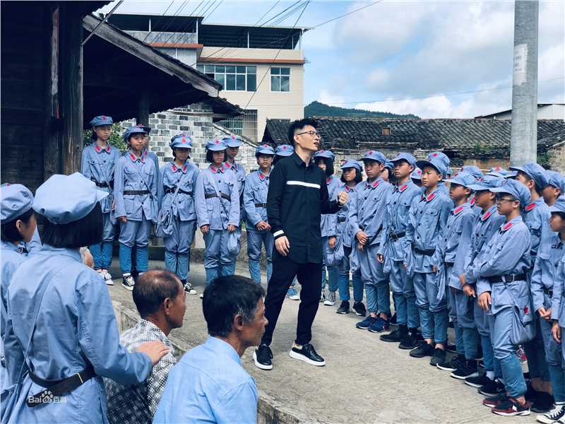 石头(Stone) 重走长征路 剧照