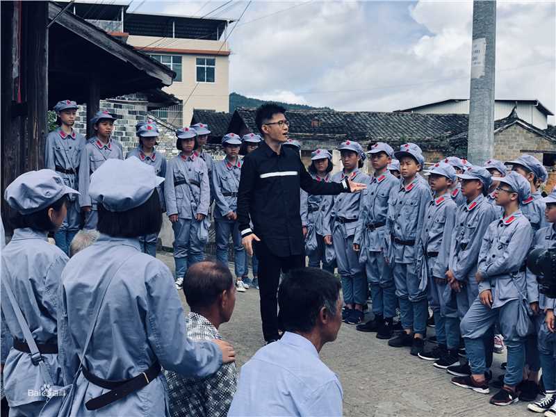 石头(Stone) 重走长征路 剧照
