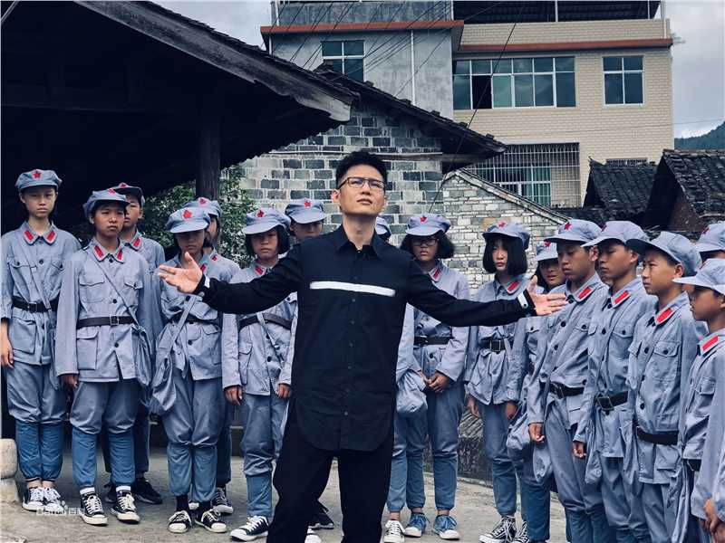 石头(Stone) 重走长征路 剧照