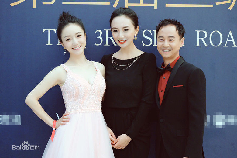 毛孩出席活动生活照