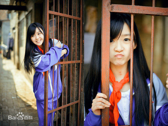 宋伊人(S.Ireine)“致青春”系列校服照前后照片