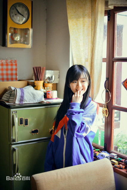 宋伊人(S.Ireine)“致青春”系列校服照前后照片