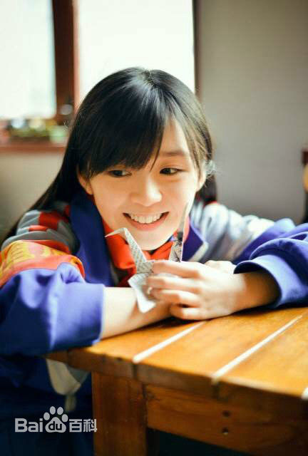 宋伊人(S.Ireine)“致青春”系列校服照前后照片