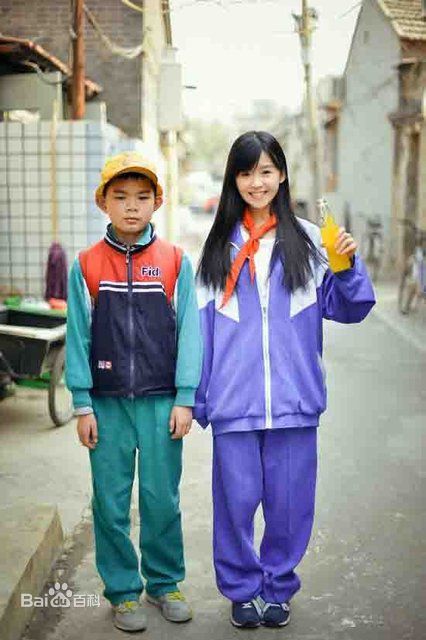 宋伊人(S.Ireine)“致青春”系列校服照前后照片