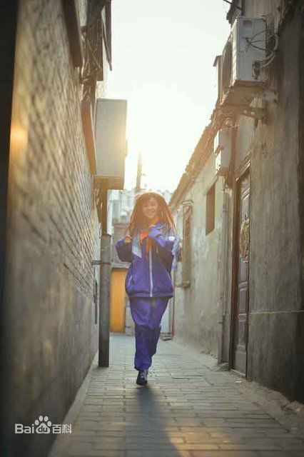 宋伊人(S.Ireine)“致青春”系列校服照前后照片