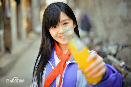 宋伊人(S.Ireine)“致青春”系列校服照前后照片