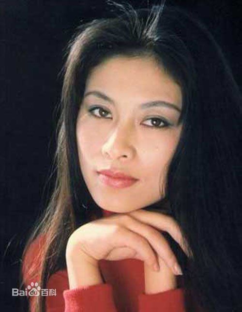 最新岳红性感图片