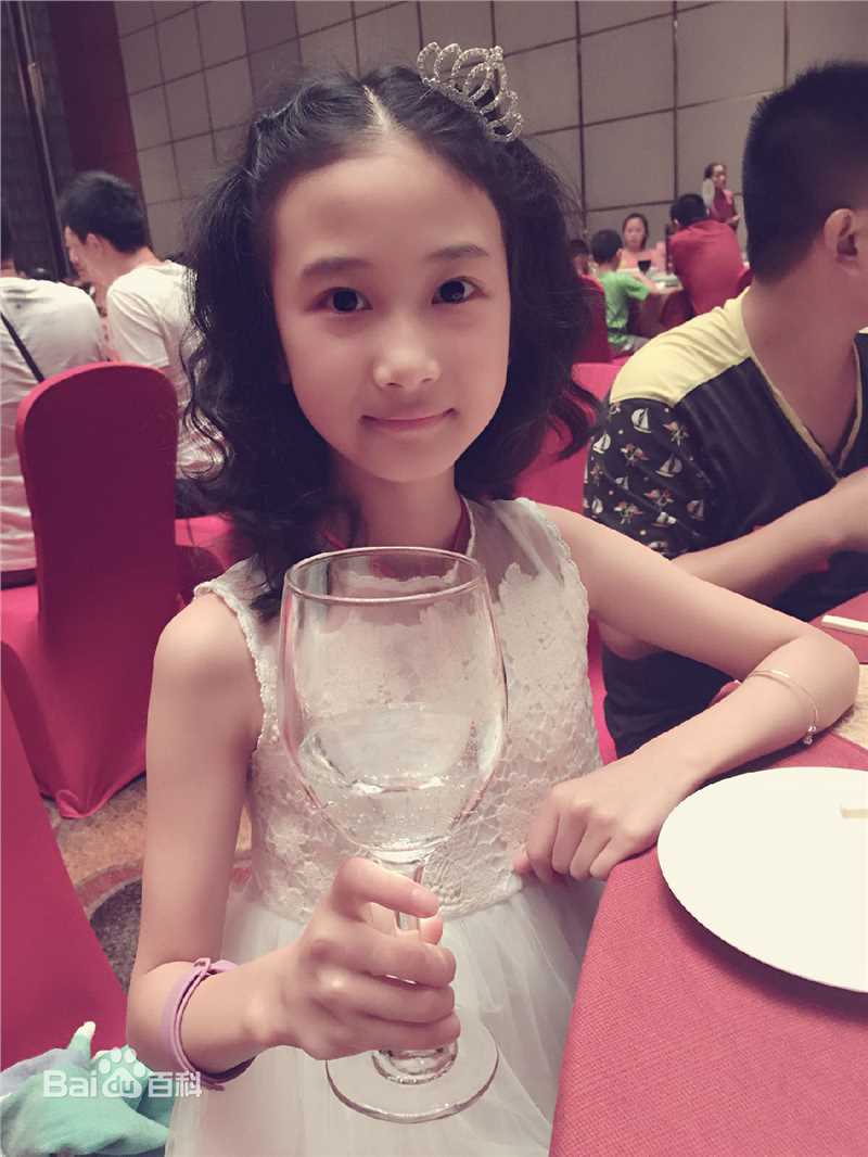 谢雨辰(Shirley)最优质人物相册