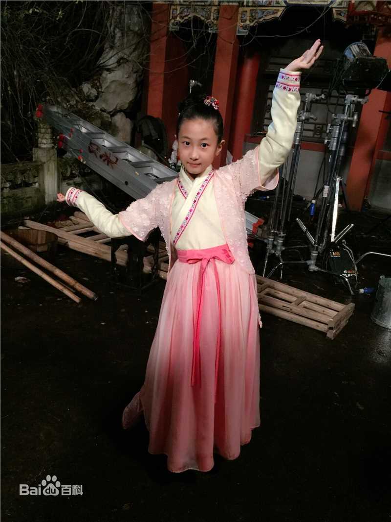 谢雨辰(Shirley)艺术照壁纸壁纸