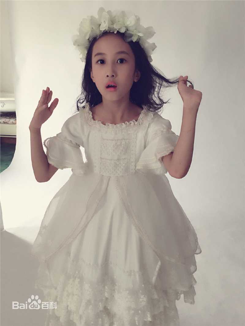 谢雨辰(Shirley)艺术照壁纸壁纸