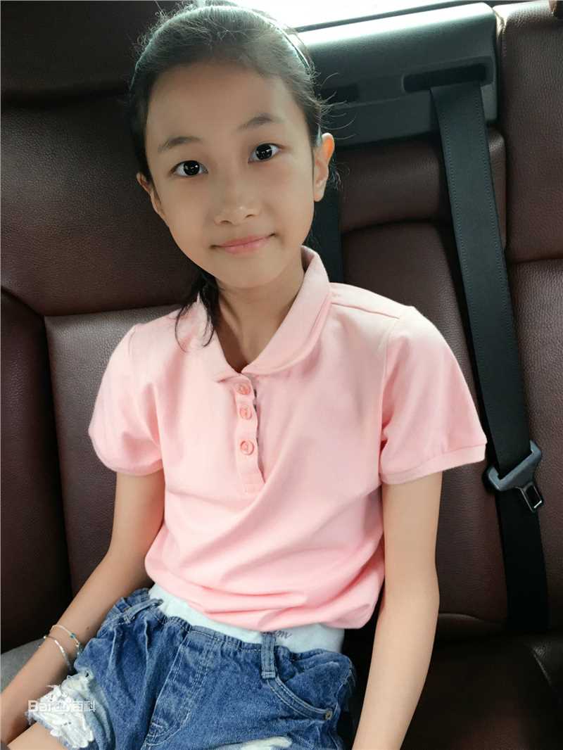 谢雨辰(Shirley)艺术照壁纸壁纸