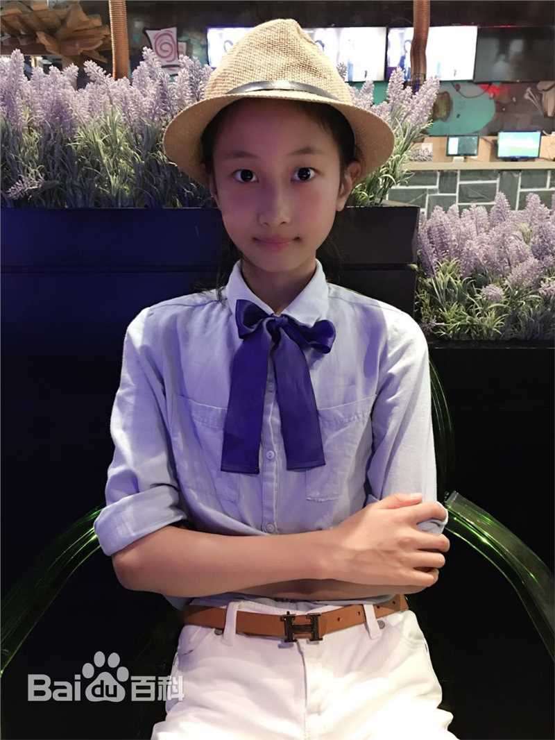 谢雨辰(Shirley)艺术照壁纸壁纸