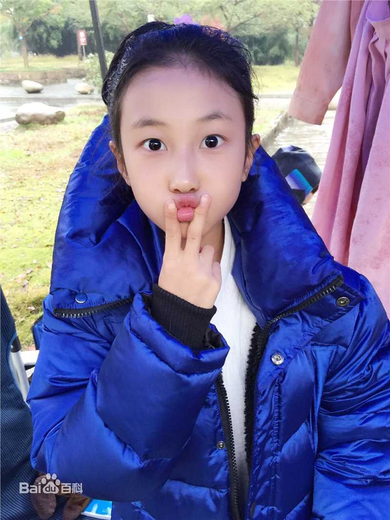 谢雨辰(Shirley)艺术照壁纸壁纸