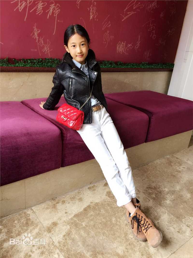 谢雨辰(Shirley)艺术照壁纸壁纸