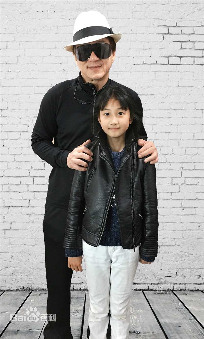 谢雨辰(Shirley)艺术照壁纸壁纸