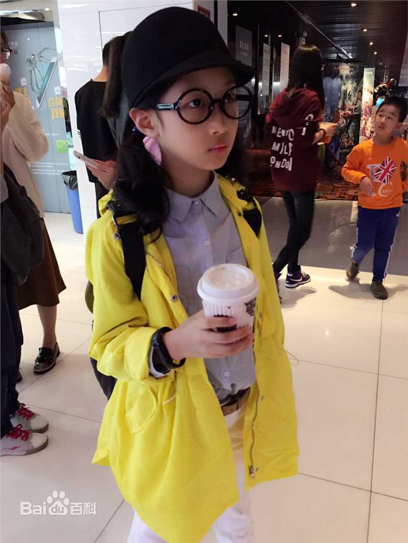 谢雨辰(Shirley)艺术照壁纸壁纸