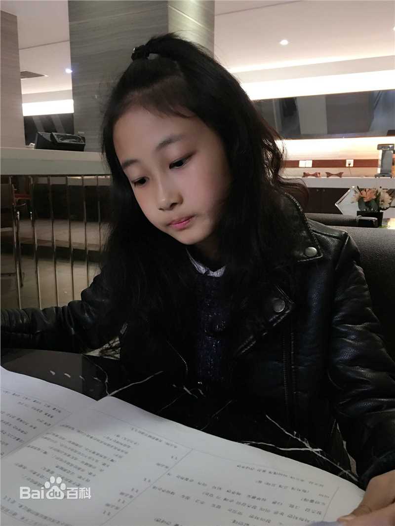 谢雨辰(Shirley)最新生活壁纸