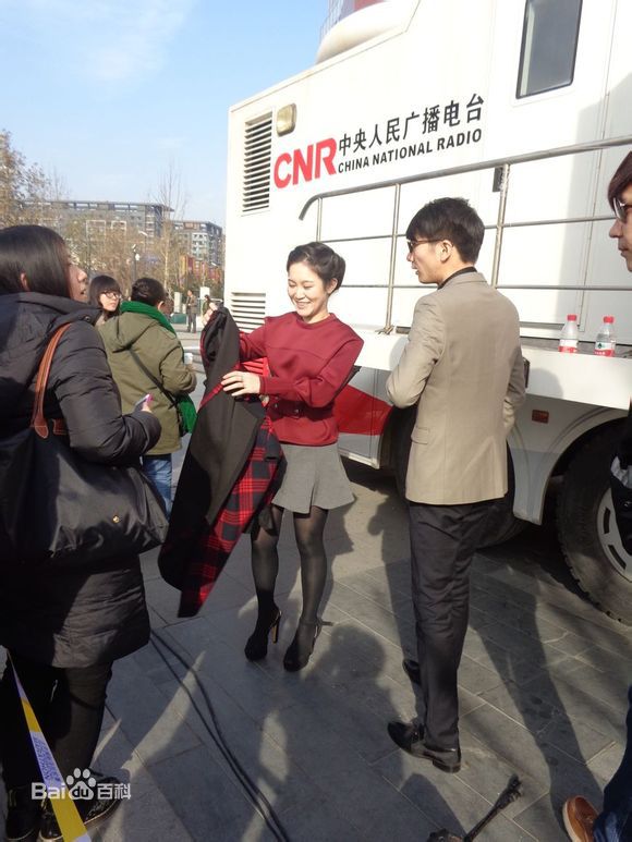 戴潆萱萱萱参加“爱·回家助学活动”爱心义卖图册