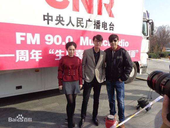 戴潆萱萱萱参加“爱·回家助学活动”爱心义卖图册