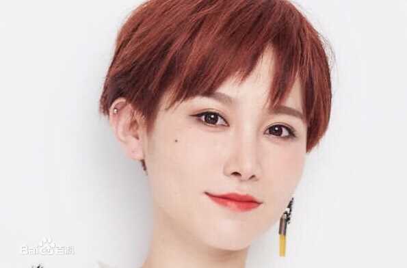 高清戴潆萱图片