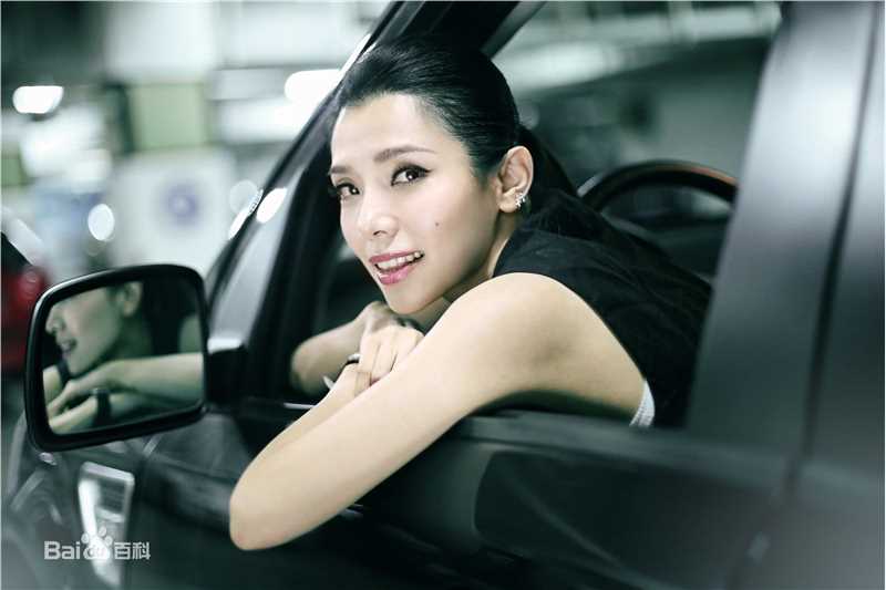 李佳璇最新壁纸