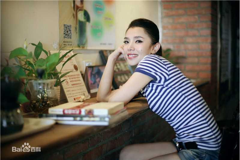 李佳璇最新壁纸