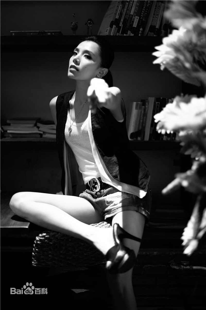 李佳璇最新壁纸