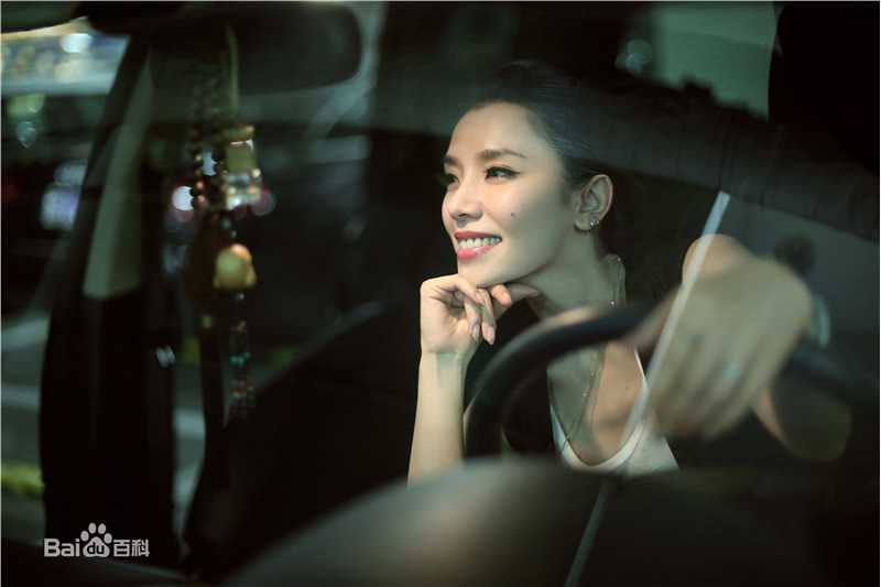 李佳璇最新壁纸