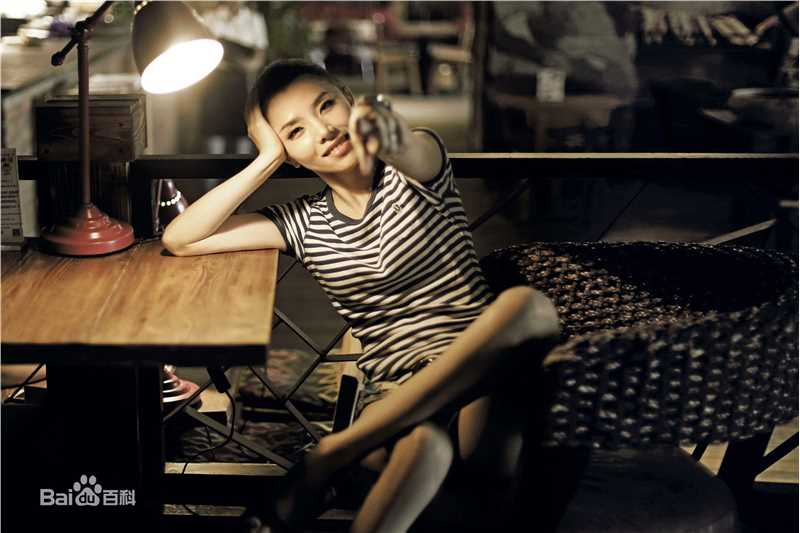 李佳璇最新壁纸