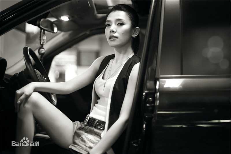 李佳璇最新壁纸