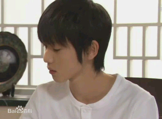 本乡奏多(本郷奏多（平假名：ほんごう かなた/罗马音：Hongo Kanata）)ヒミツの花园性感图片图集