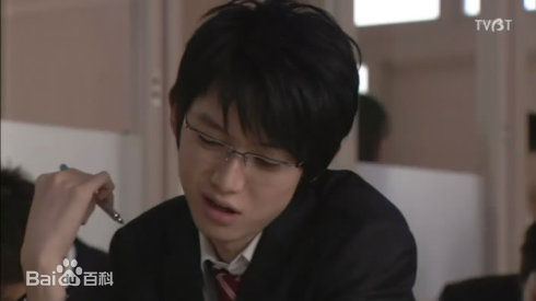 本乡奏多(本郷奏多（平假名：ほんごう かなた/罗马音：Hongo Kanata）)ヤンキー君とメガネちゃん素颜照相册