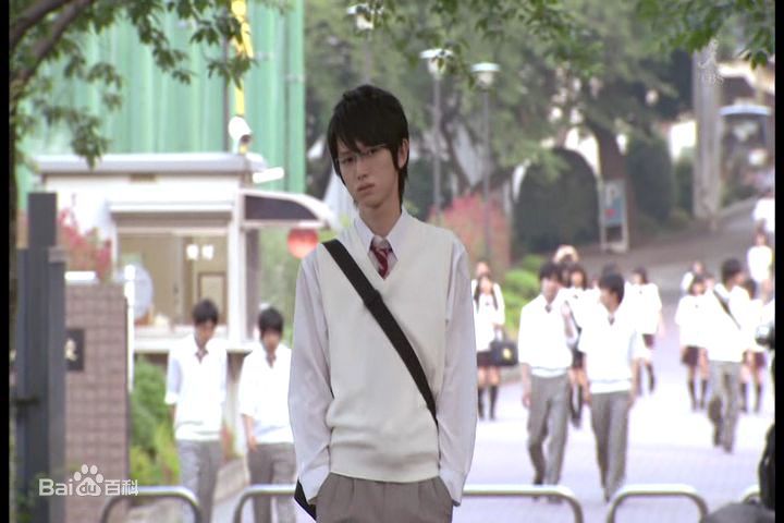 本乡奏多(本郷奏多（平假名：ほんごう かなた/罗马音：Hongo Kanata）)ヤンキー君とメガネちゃん素颜照相册