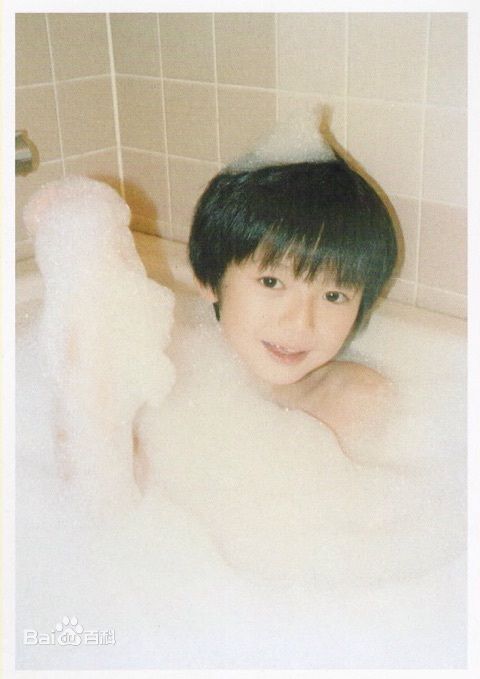 本乡奏多(本郷奏多（平假名：ほんごう かなた/罗马音：Hongo Kanata）)-童年性感图片图集