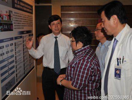 韩红(Han Hong)2011杭州慈善行生活照