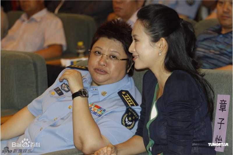 韩红(Han Hong)2011家乡公益行发布会素颜照相册