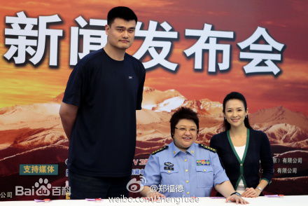 韩红(Han Hong)2011家乡公益行发布会素颜照相册