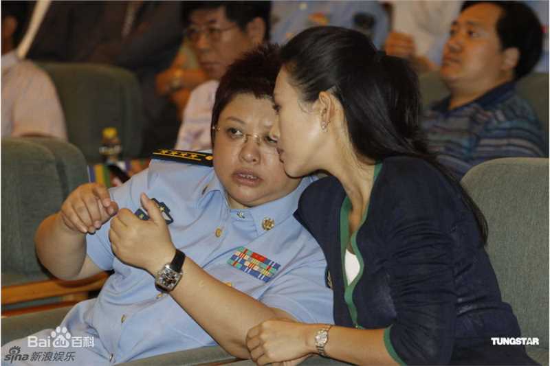 韩红(Han Hong)2011家乡公益行发布会素颜照相册